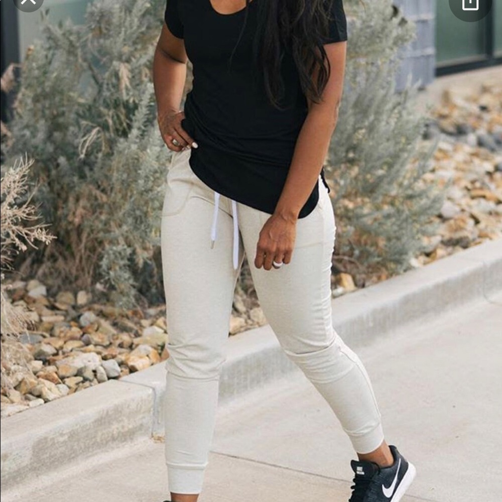 NWOT Oatmeal cozy joggers sz small